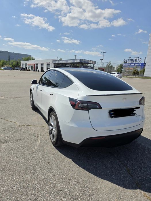 Продам Tesla model Y