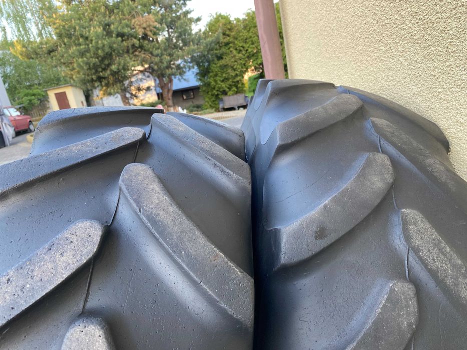 Opony Firestone 13.6 R24 Renault Ceres