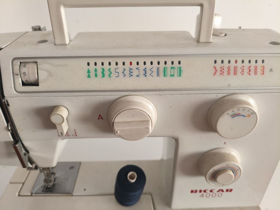 Vendo máquina de costura