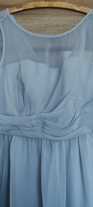 Błękitna szyfonowa sukienka