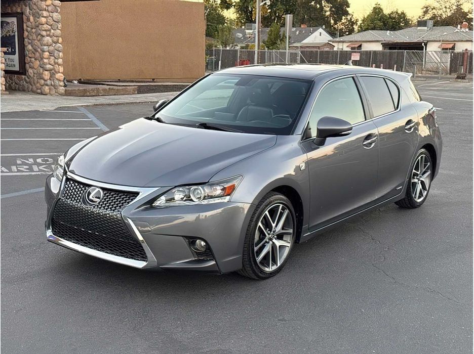 Lexus CT 200h      2017