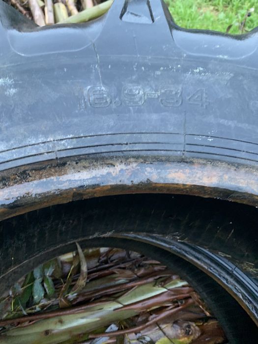 Pneus agrícolas usados