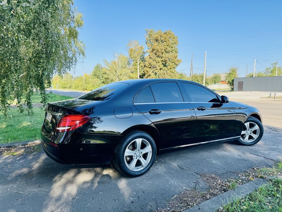 Mercedes-Benz W213 E220d 9G-tronic 2018 Official
