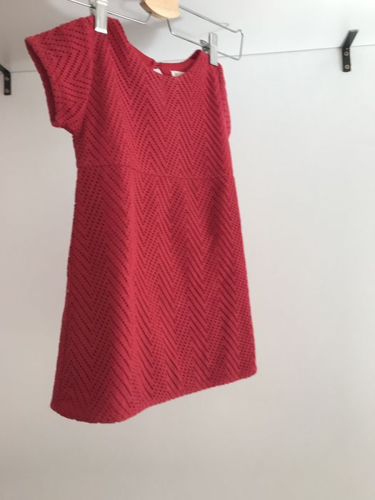 Vestidos de menina e fatos de banho