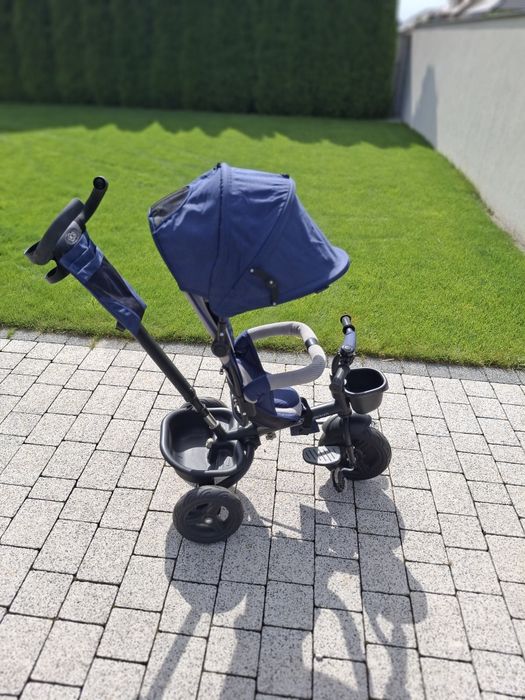 Kinderkraft Aveo rowerek trójkołowy niebieski, pchacz z akcesoriami