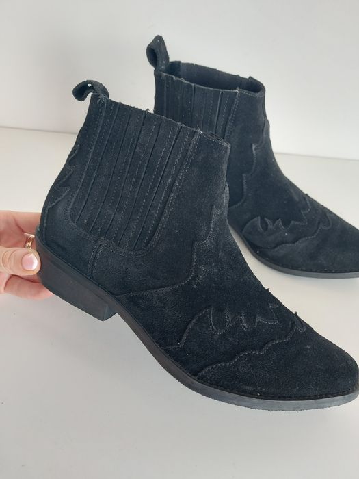 Buty damskie sztyblety skórzane w rozmiarze 36