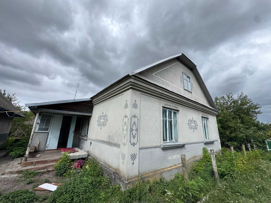 Продається просторий будинок с. Комарівка (Дубенський р-н.) - 50 соток приватизованої землі!!!