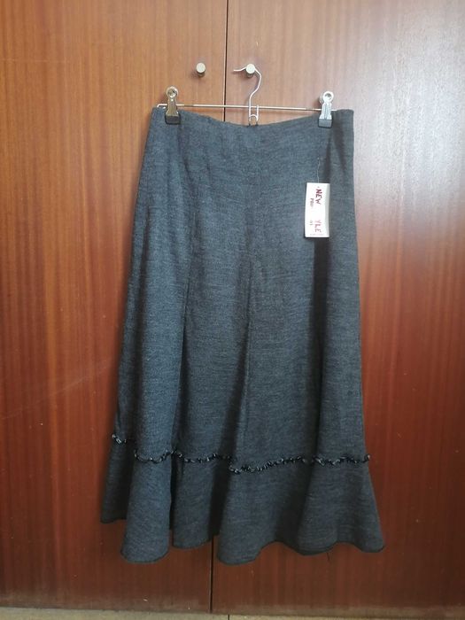 Saia em malha cinza antracite, tam L, midi