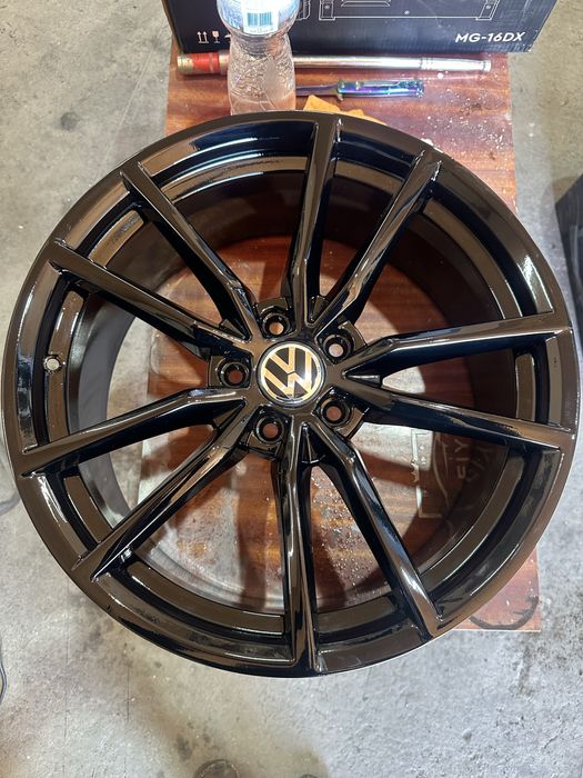 Диски R19 Volkswagen Pretoria від Golf 7 R