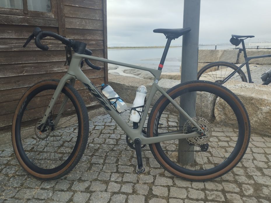 KTM Gravelator C/Rodas em Carbono