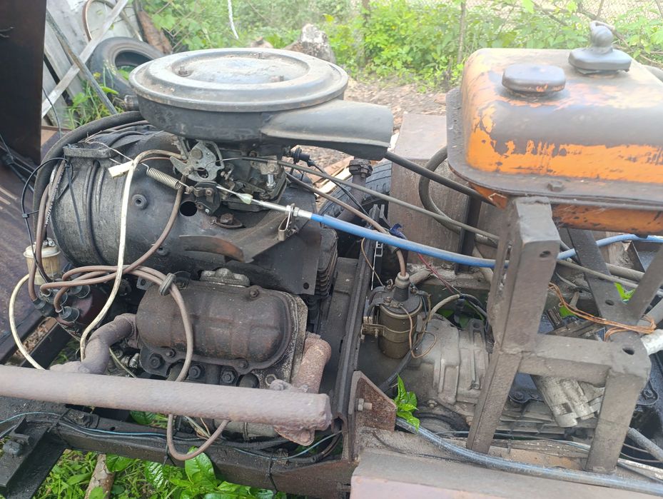 Трактор самоклеп