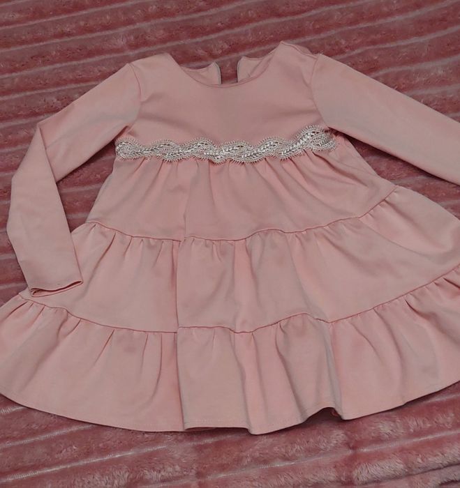 Сукня на дівчинку святкова