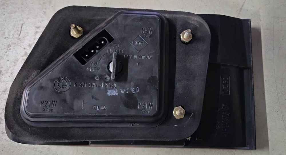 Farolim esquerdo Mala carrinha bmw E39