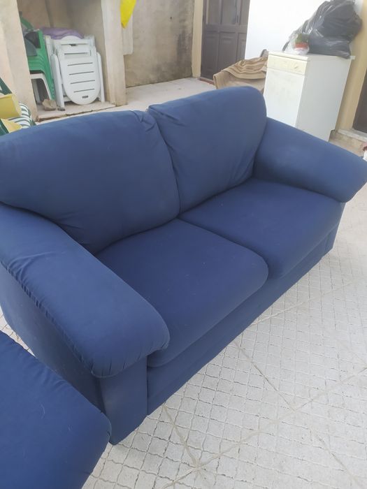 Conjunto de dois sofás com oferta tapete