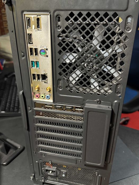 Продаю бу ПК користувався рік