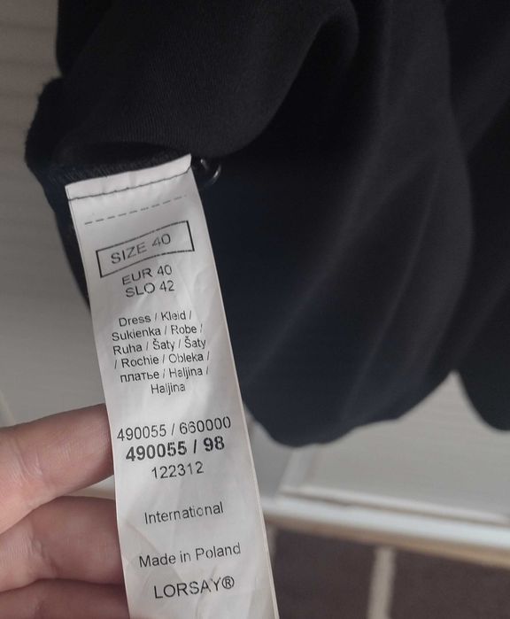 Czarna sukienka firmy Orsay
