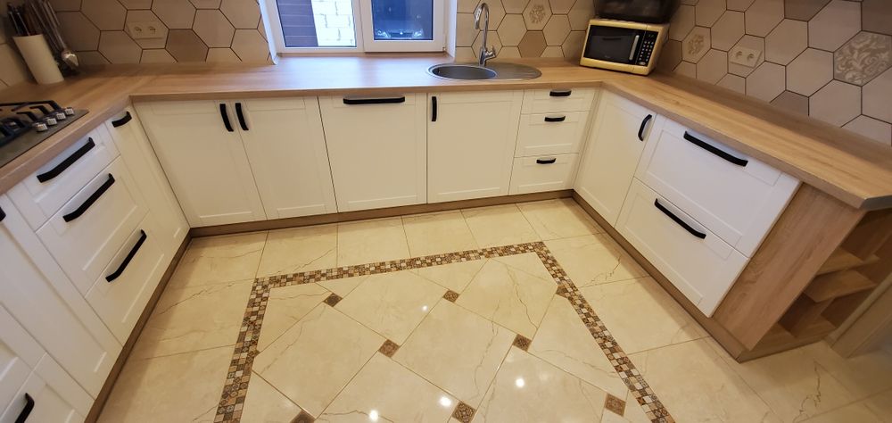 Кухня под заказ с фрезероваными фасадами . Производитель.