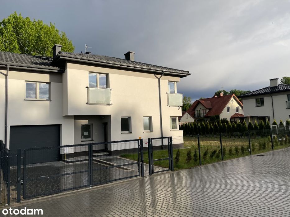 Bezpośrednio PKP 1500m, szkoła 600m, kościół 700m, market 450m - Więcej