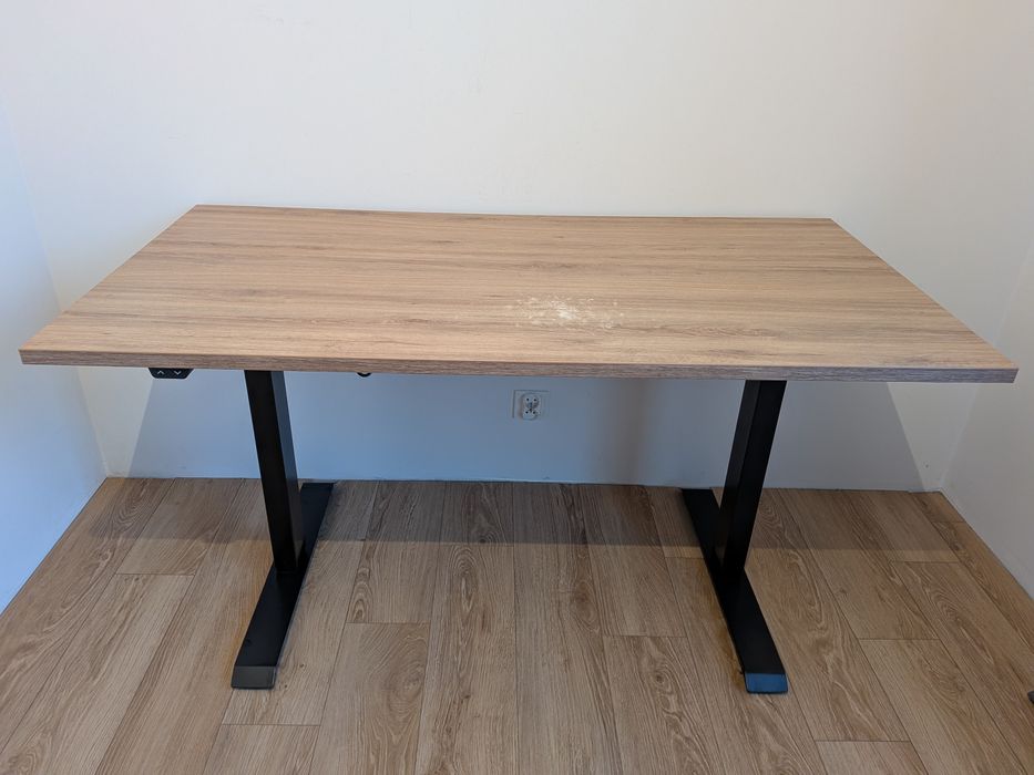 Biurko z elektryczną regulacją wysokości E-MOVE E100