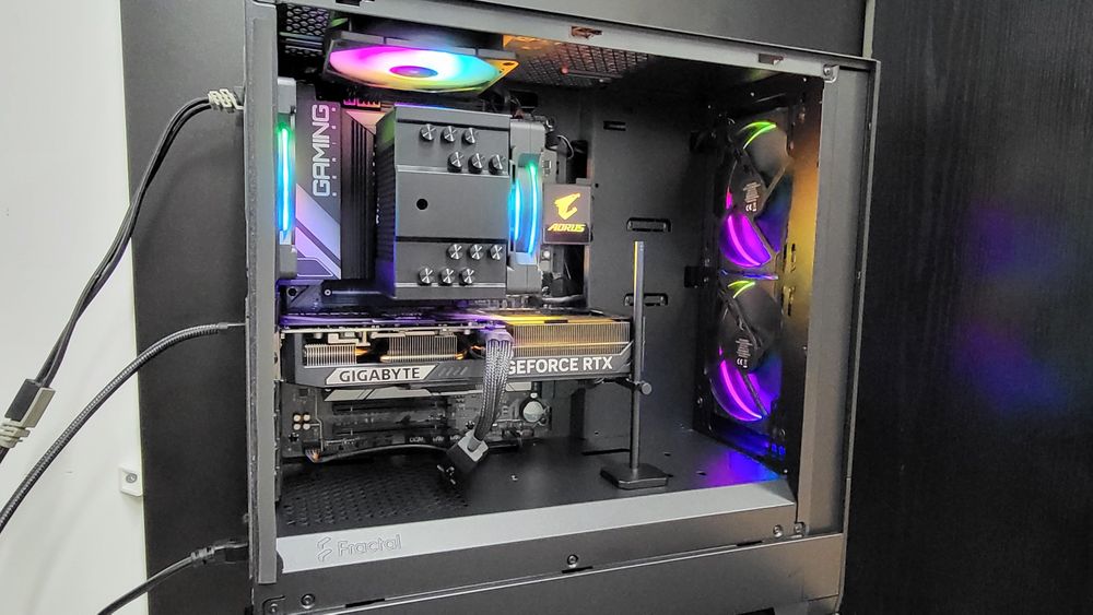 Komputer gamingowy AMD Ryzen 7-7800X3D/32GB/RTX5070/1TB Gwarancja