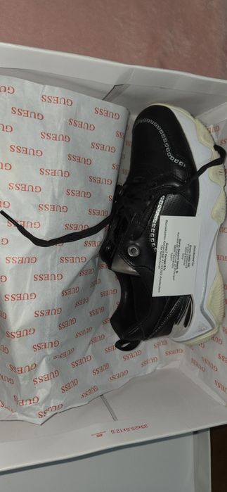Vendo sapatilhas originais Guess