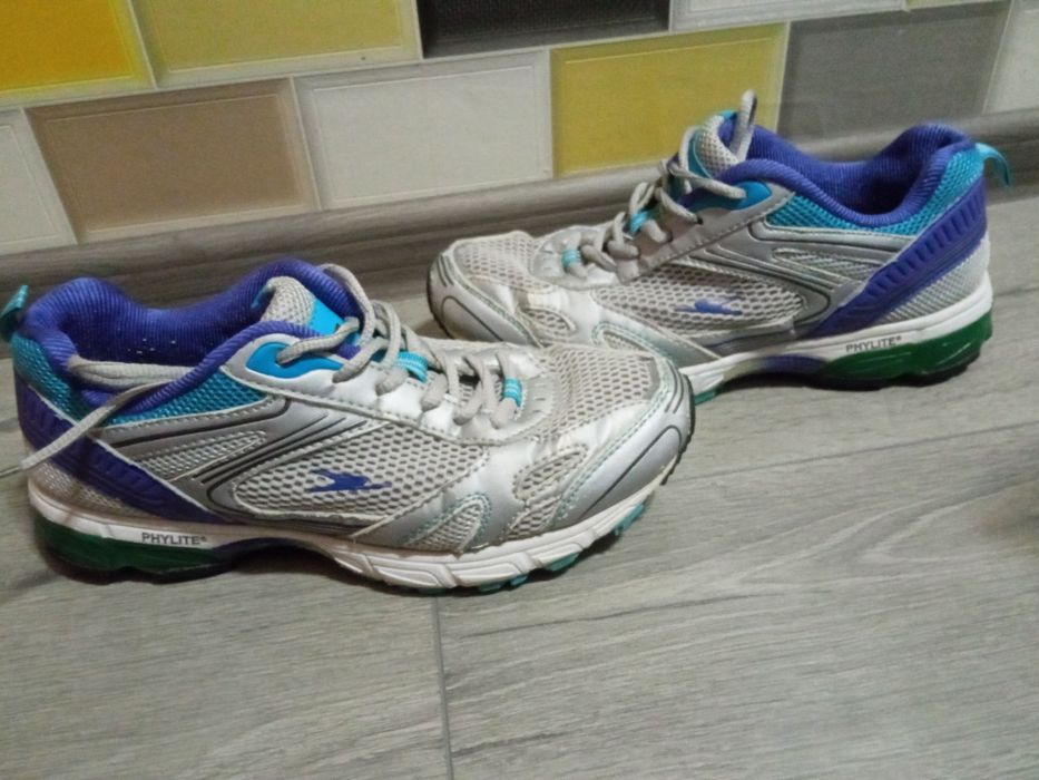 Кросівки 41 розмір