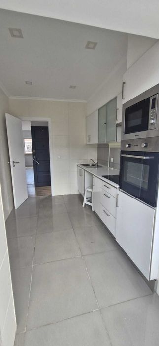 Arrendo T2 no centro de Almada
