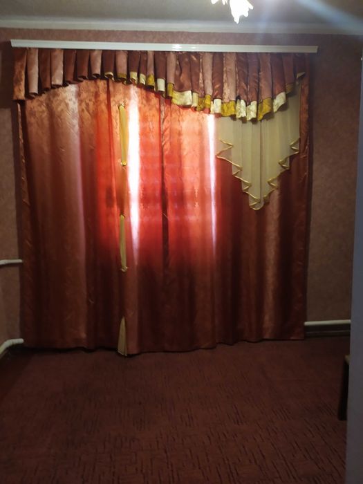 Продам комплект із ламбрикену,штор і покривала