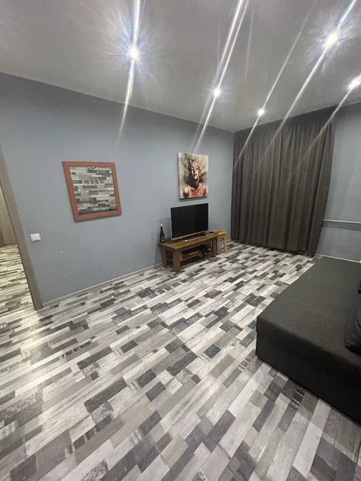 Продам 2-х комн квартиру с ремонтом Парк Шевченко низкий этаж