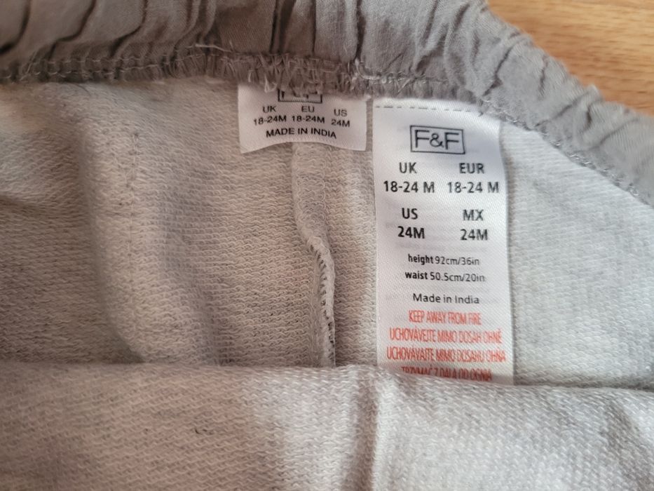 F&F - spodenki i bluzeczka dla dziewczynki rozmiar 92 (18-24 m-ce)