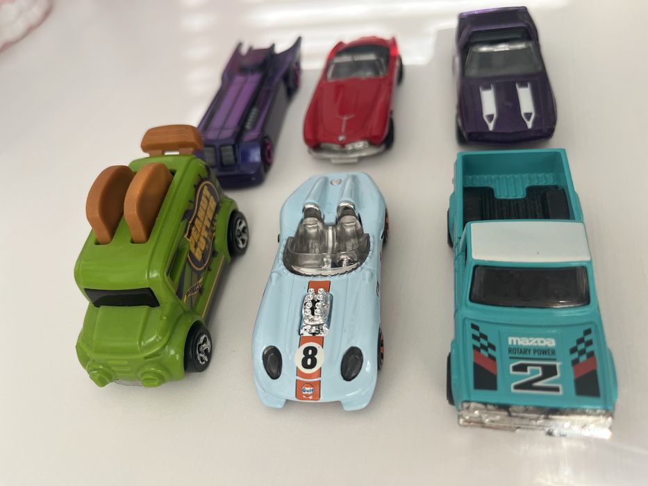 Машинки hot wheels