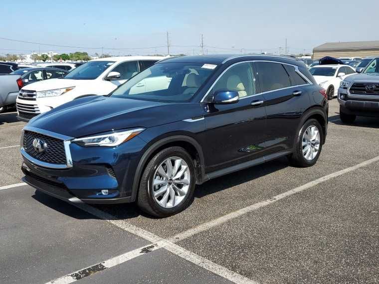 В розборі на запчастини INFINITI QX50 J55 2020 рік колір-BW5 2.0 AWD