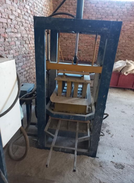 Вібропрес БАРС для виробництва тротуарної плитки, бордюру, блоку ст