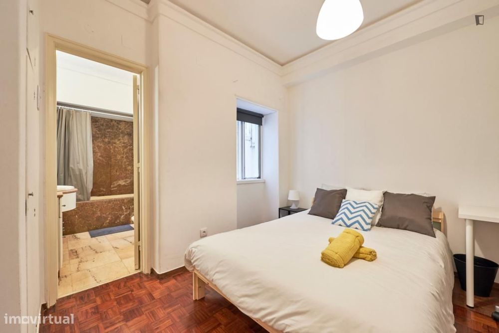 Quarto - localizado em Marquês de Pombal Lisbon