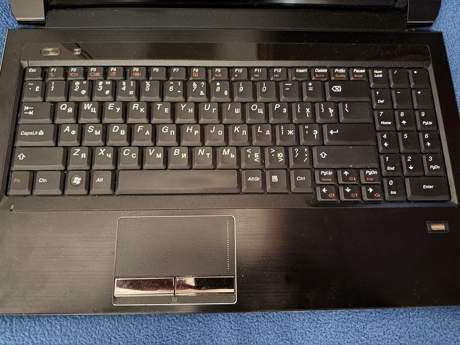 Ноутбук Lenovo V560