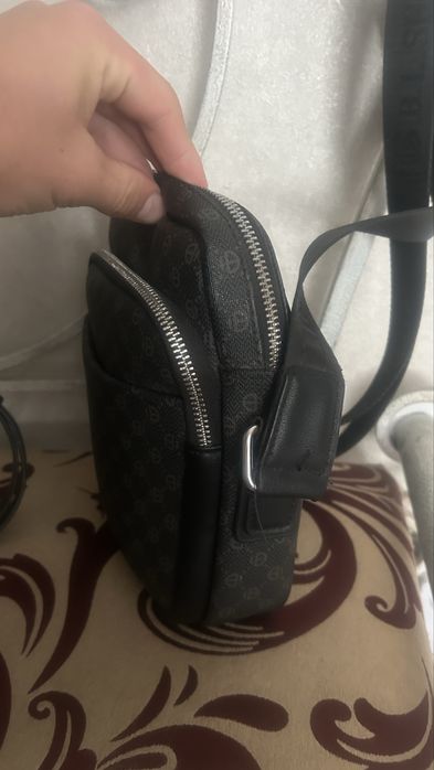 Продам сумку от Guess