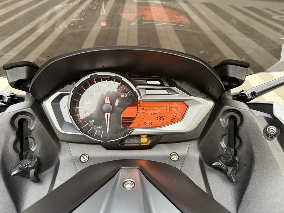 BMW C600 Sport макси-скутер