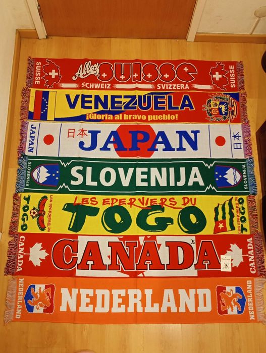 Cachecol de vários países novos, pede o teu!