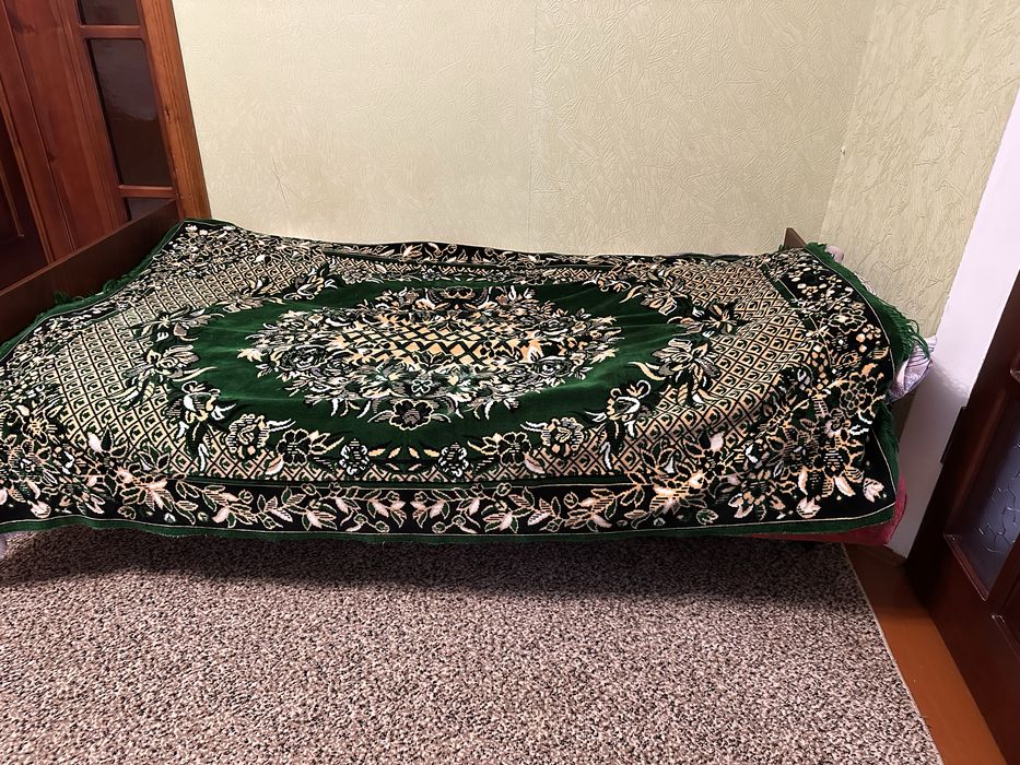 Продам диван в хорошом стані.