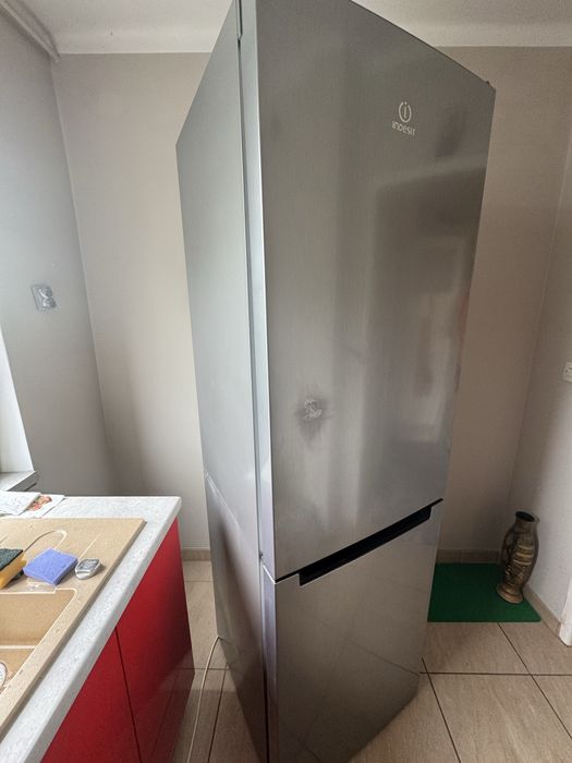 Lodówka Indesit