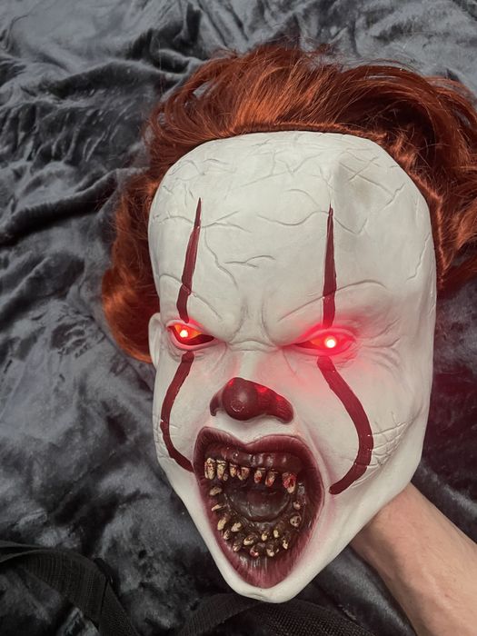 Маска Клоуна Пеннивайз "Воно" Стівена Кінга, яка світиться