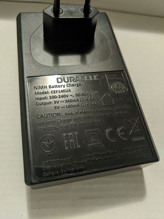 Зарядний пристрій Duracell для акумуляторів NiMH CEF14EU4