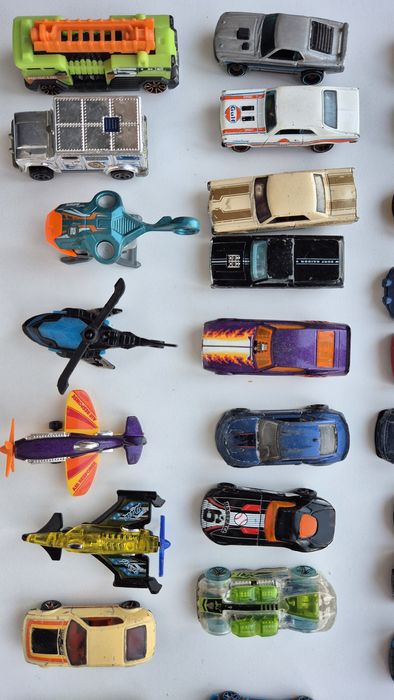 Hot wheels машинки