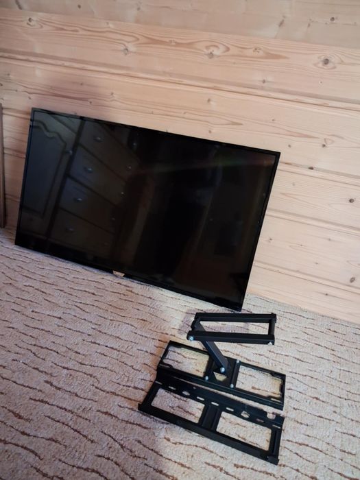 Telewizor Philips 55 cali z uchwytem