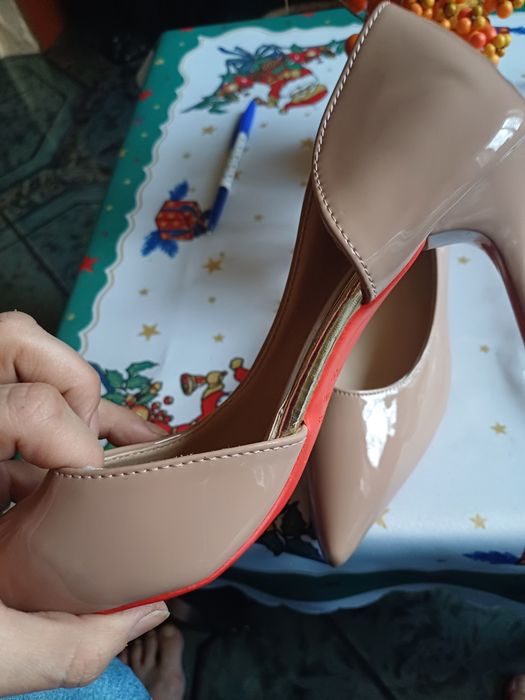 Sprzedam damskie buty  nowe