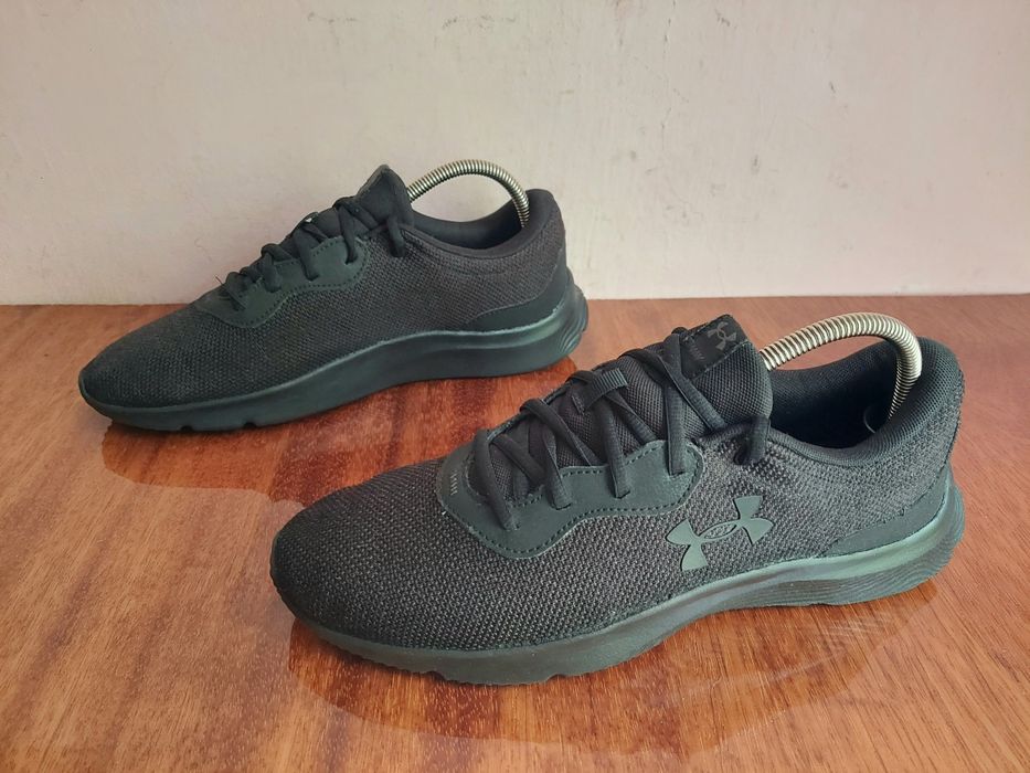 Кроссовки under armor оригінал 

Розмір по бірці:
EUR 45  UK 10  USA 1