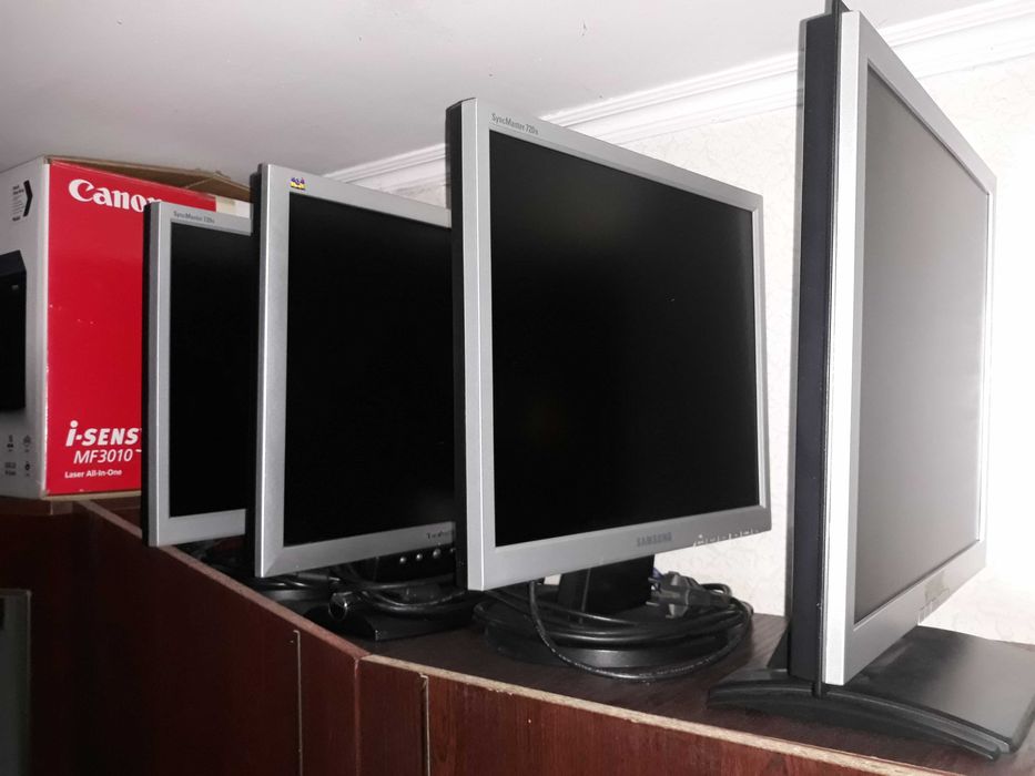 Недорогі монітори 17-19"