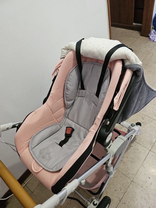 Baby stroller with infant car seat.63825515760641123