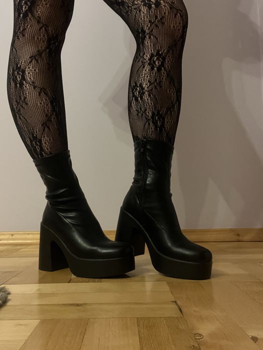 Czarne botki na podwyzszeniu obcasie klocku 37 house sensualne