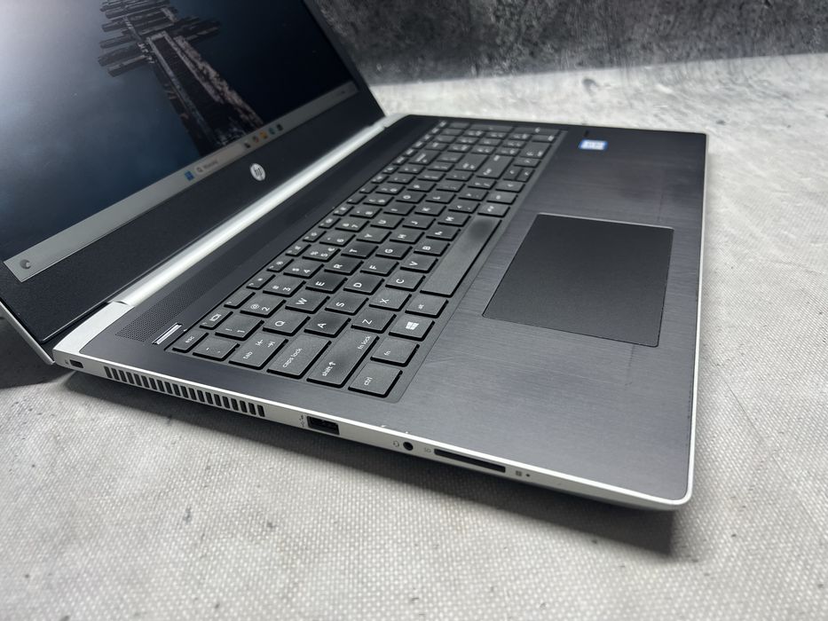 HP ProBook 450 G5 / i5 8250u 3.4GHz/ 8GB DDR4 / 256SSD / 15.6 FHD /W11